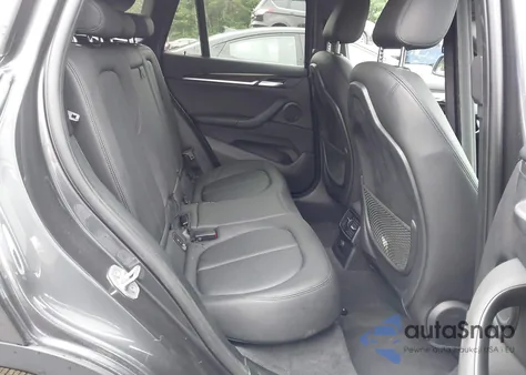 2017 BMW X1 xDrive28I из США, поврежденный, VIN WBXHT3C3XH5F77351